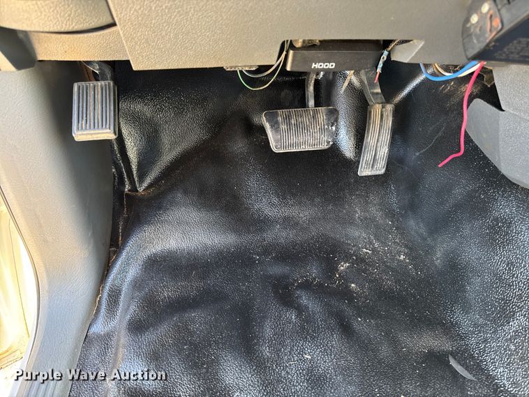 image for item ED1563 2007 Dodge Ram 3500 flatbed pickup truck