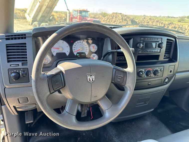 image for item ED1563 2007 Dodge Ram 3500 flatbed pickup truck