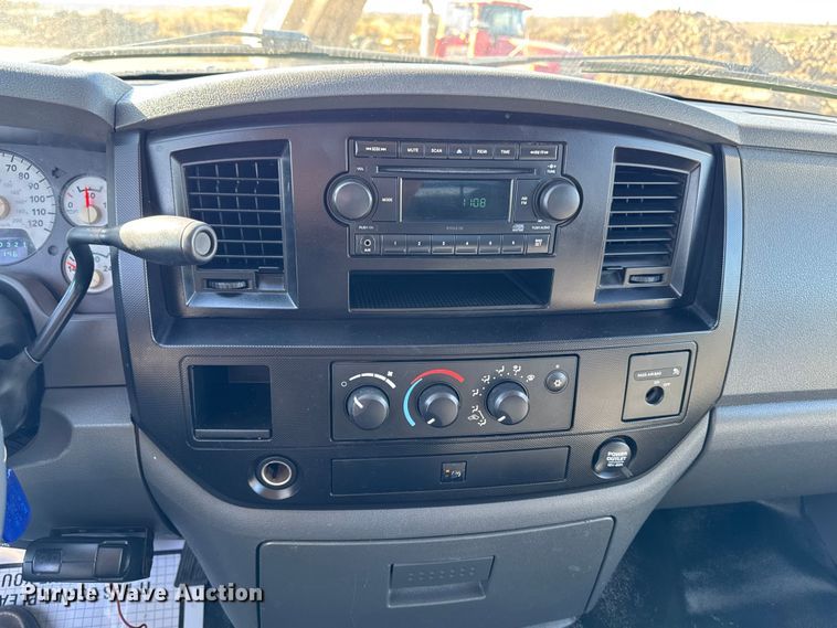 image for item ED1563 2007 Dodge Ram 3500 flatbed pickup truck