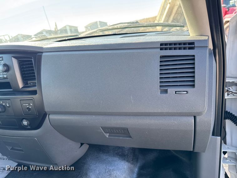 image for item ED1563 2007 Dodge Ram 3500 flatbed pickup truck