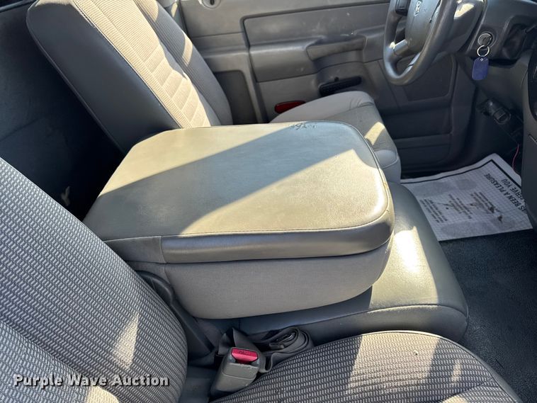 image for item ED1563 2007 Dodge Ram 3500 flatbed pickup truck