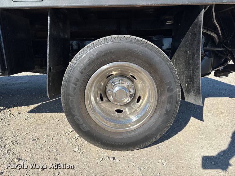 image for item ED1563 2007 Dodge Ram 3500 flatbed pickup truck