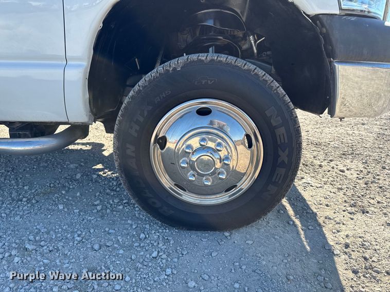 image for item ED1563 2007 Dodge Ram 3500 flatbed pickup truck