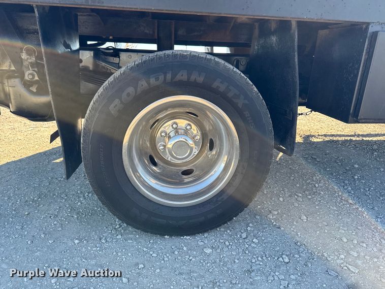 image for item ED1563 2007 Dodge Ram 3500 flatbed pickup truck