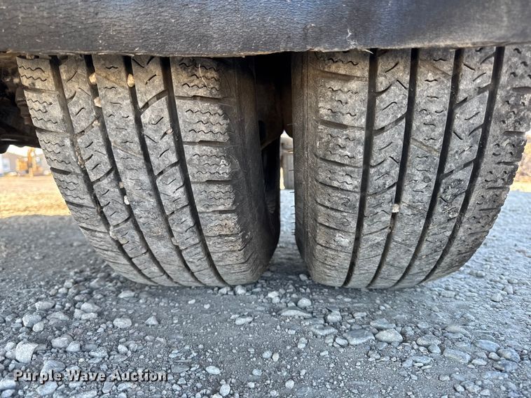 image for item ED1563 2007 Dodge Ram 3500 flatbed pickup truck