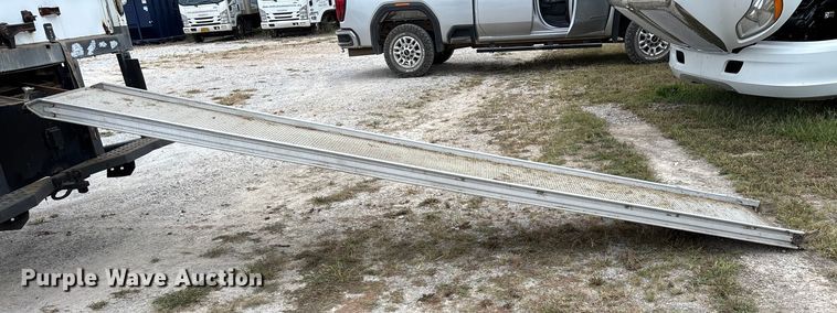 image for item ED2237 2012 Ford F750 box truck