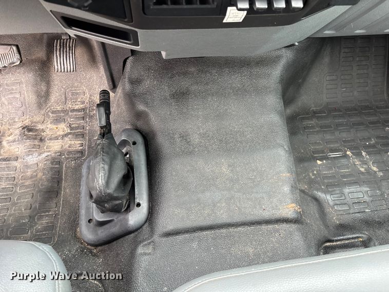 image for item ED2237 2012 Ford F750 box truck