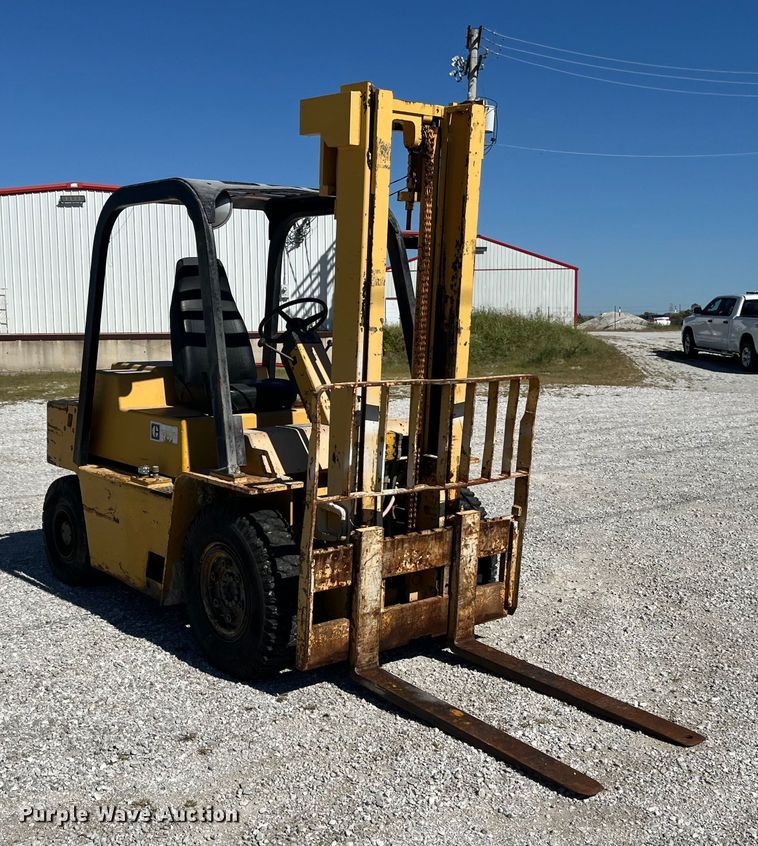 MONTACARGAS CATERPILLAR V80E