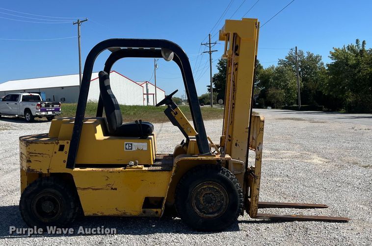 MONTACARGAS CATERPILLAR V80E