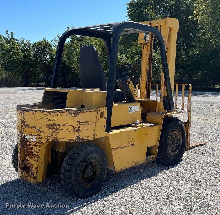 MONTACARGAS CATERPILLAR V80E