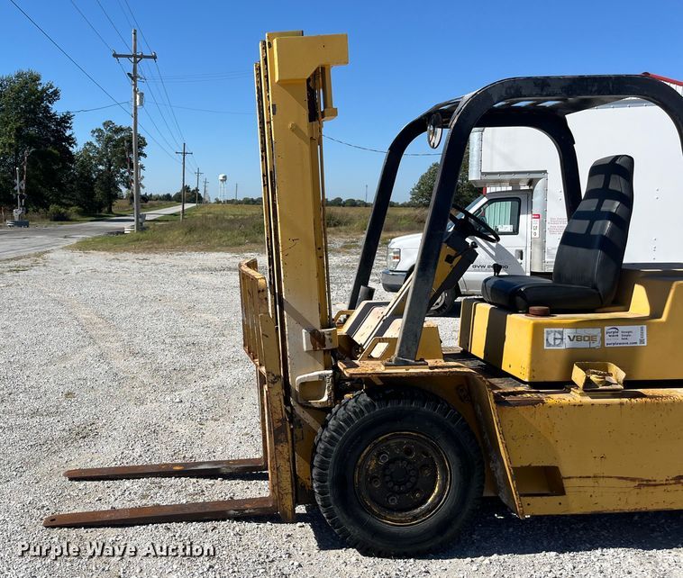 image for item ED2305 Caterpillar V80E forklift