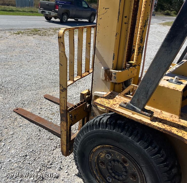 image for item ED2305 Caterpillar V80E forklift