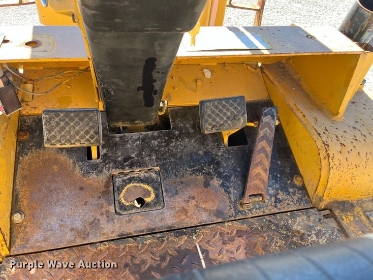 image for item ED2305 Caterpillar V80E forklift