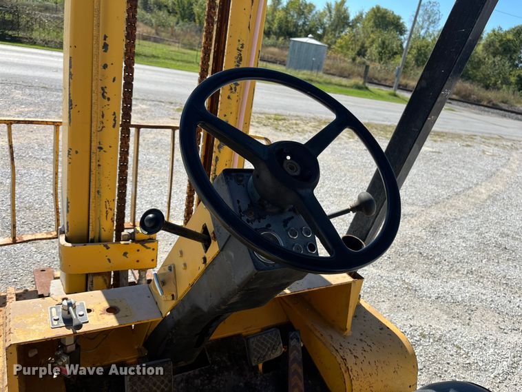 image for item ED2305 Caterpillar V80E forklift