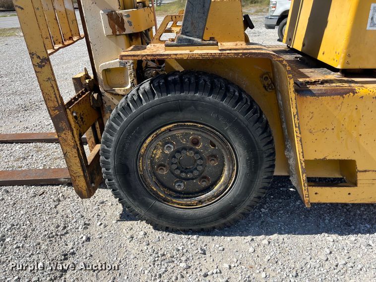 image for item ED2305 Caterpillar V80E forklift