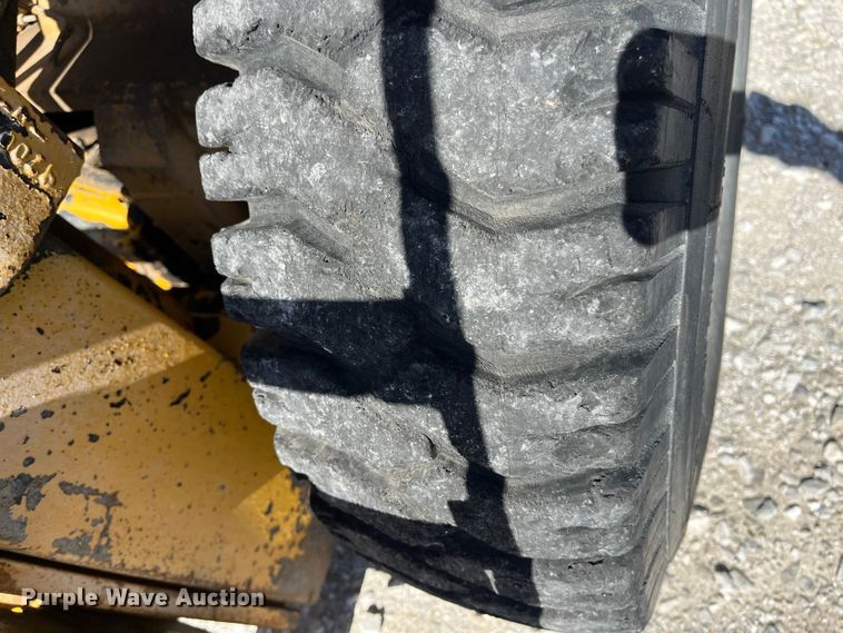 image for item ED2305 Caterpillar V80E forklift