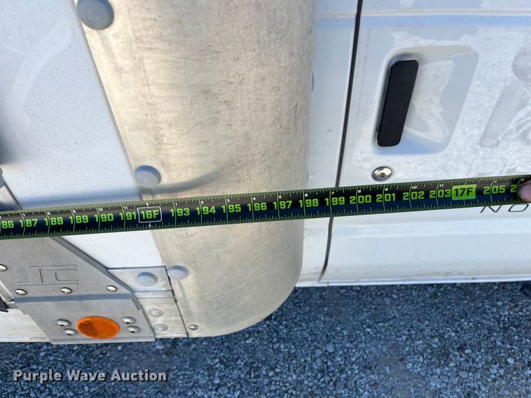 image for item ED2306 2012 Ford E450 box truck