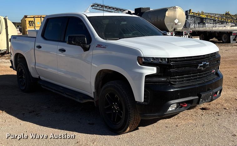 image for item ED2316 2020 Chevrolet Silverado 1500 LT Crew Cab pickup truck