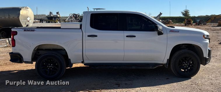 image for item ED2316 2020 Chevrolet Silverado 1500 LT Crew Cab pickup truck