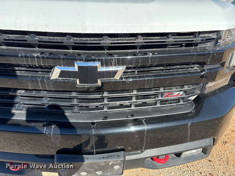 image for item ED2316 2020 Chevrolet Silverado 1500 LT Crew Cab pickup truck