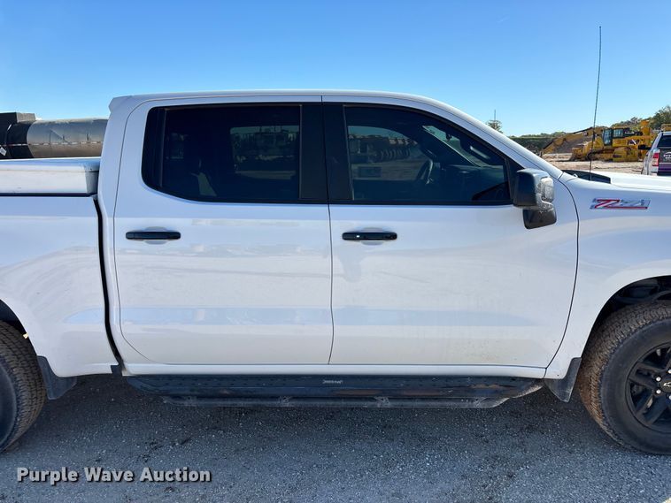 image for item ED2316 2020 Chevrolet Silverado 1500 LT Crew Cab pickup truck