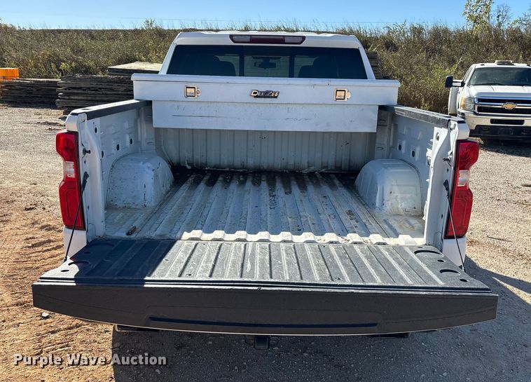 image for item ED2316 2020 Chevrolet Silverado 1500 LT Crew Cab pickup truck