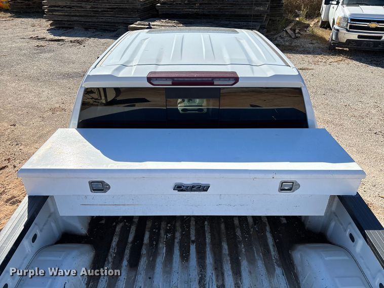 image for item ED2316 2020 Chevrolet Silverado 1500 LT Crew Cab pickup truck