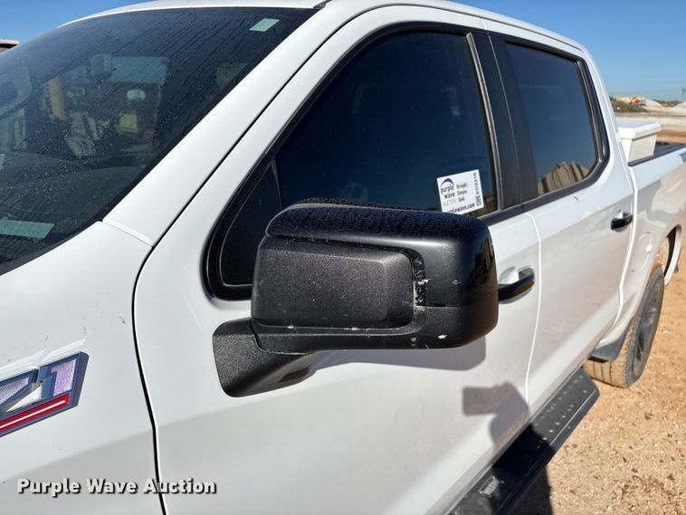 image for item ED2316 2020 Chevrolet Silverado 1500 LT Crew Cab pickup truck