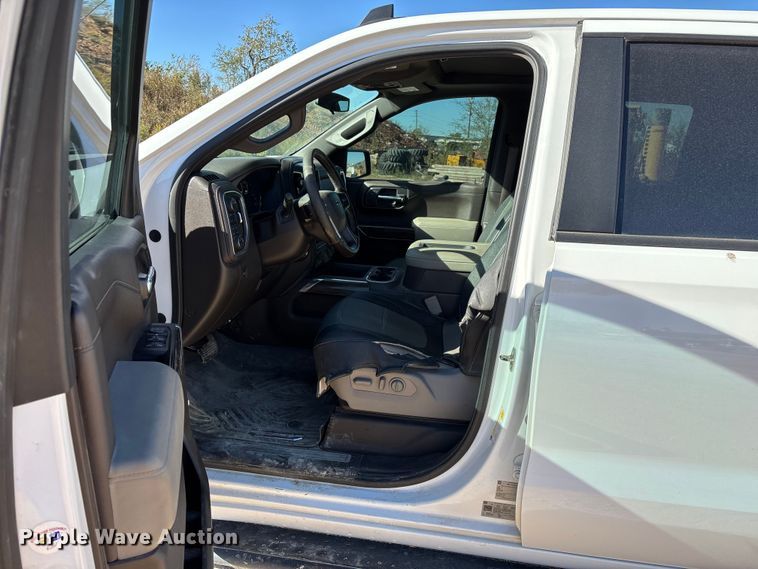 image for item ED2316 2020 Chevrolet Silverado 1500 LT Crew Cab pickup truck