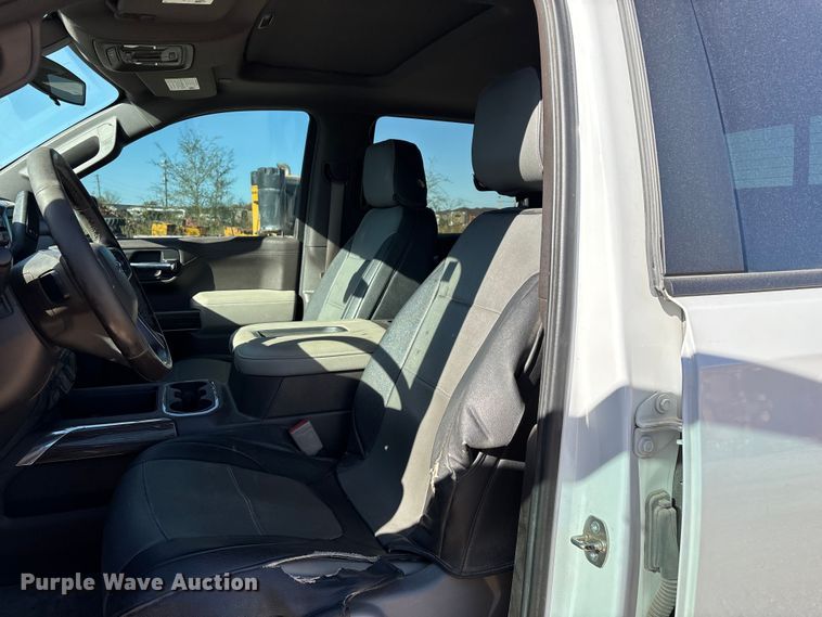 image for item ED2316 2020 Chevrolet Silverado 1500 LT Crew Cab pickup truck