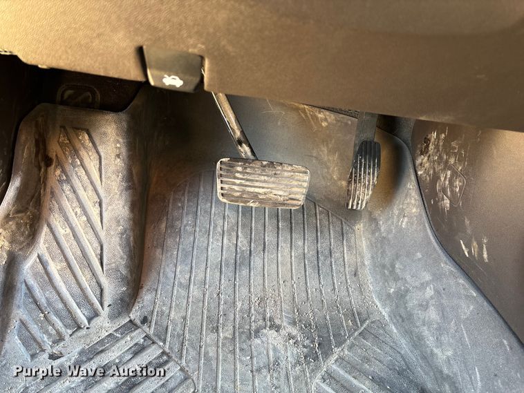 image for item ED2316 2020 Chevrolet Silverado 1500 LT Crew Cab pickup truck