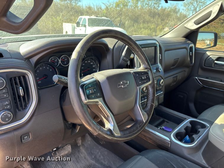 image for item ED2316 2020 Chevrolet Silverado 1500 LT Crew Cab pickup truck