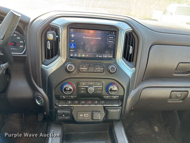 image for item ED2316 2020 Chevrolet Silverado 1500 LT Crew Cab pickup truck