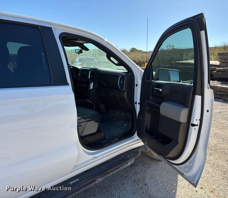 image for item ED2316 2020 Chevrolet Silverado 1500 LT Crew Cab pickup truck