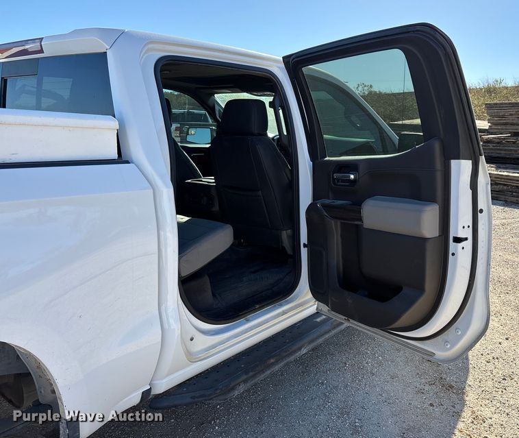 image for item ED2316 2020 Chevrolet Silverado 1500 LT Crew Cab pickup truck