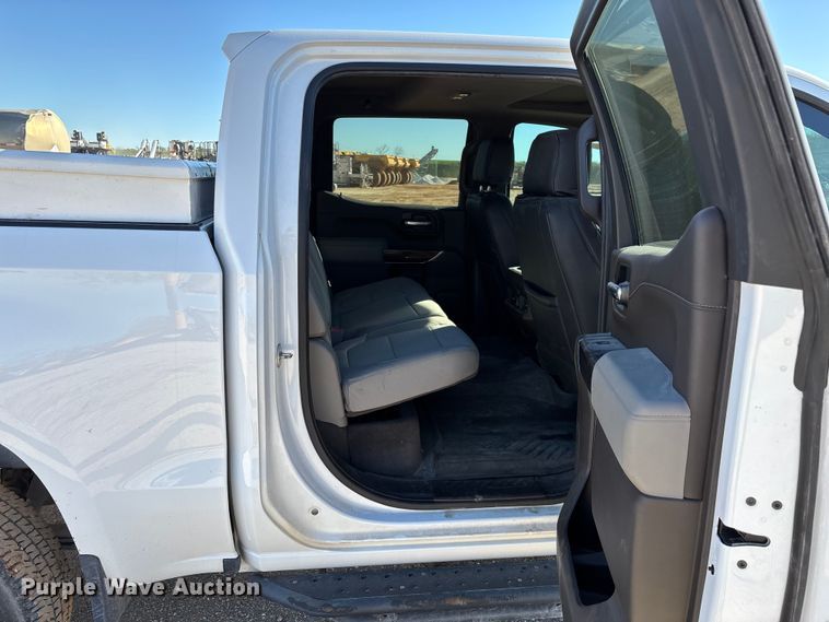 image for item ED2316 2020 Chevrolet Silverado 1500 LT Crew Cab pickup truck