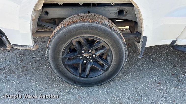 image for item ED2316 2020 Chevrolet Silverado 1500 LT Crew Cab pickup truck