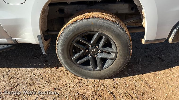 image for item ED2316 2020 Chevrolet Silverado 1500 LT Crew Cab pickup truck