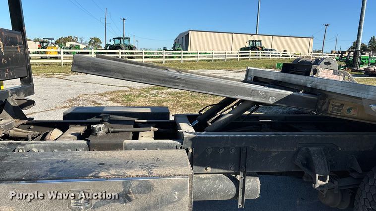 image for item ED2335 2015 Peterbilt 337 rollback truck