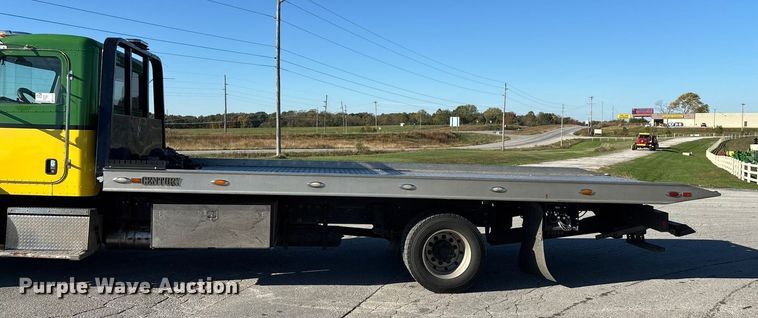 image for item ED2335 2015 Peterbilt 337 rollback truck