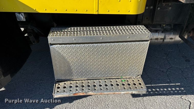 image for item ED2335 2015 Peterbilt 337 rollback truck