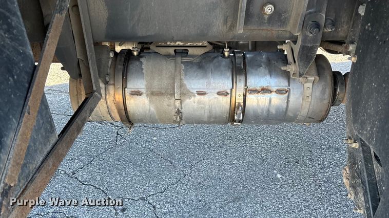 image for item ED2335 2015 Peterbilt 337 rollback truck