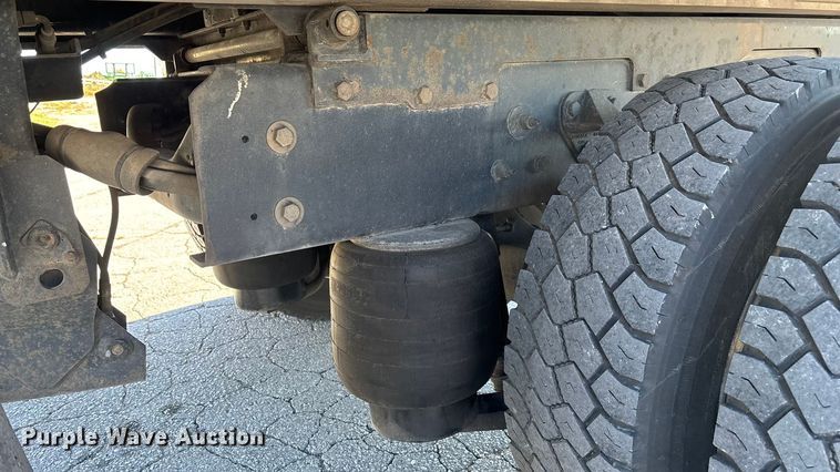 image for item ED2335 2015 Peterbilt 337 rollback truck