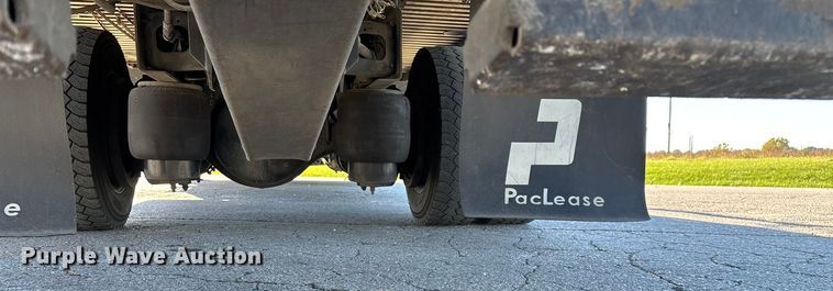 image for item ED2335 2015 Peterbilt 337 rollback truck