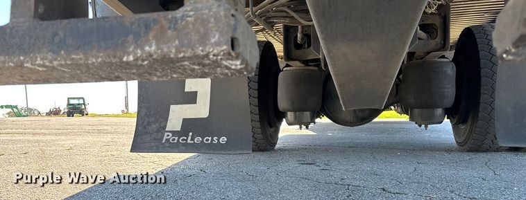 image for item ED2335 2015 Peterbilt 337 rollback truck