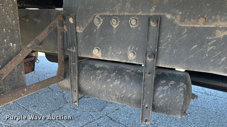 image for item ED2335 2015 Peterbilt 337 rollback truck