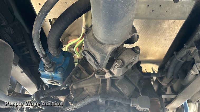 image for item ED2335 2015 Peterbilt 337 rollback truck