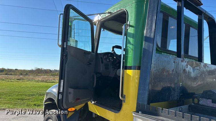 image for item ED2335 2015 Peterbilt 337 rollback truck