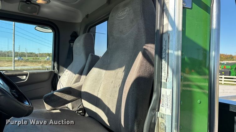 image for item ED2335 2015 Peterbilt 337 rollback truck