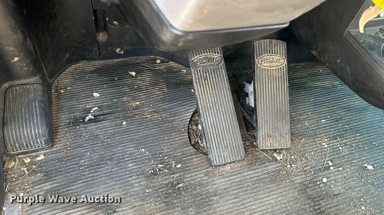 image for item ED2335 2015 Peterbilt 337 rollback truck